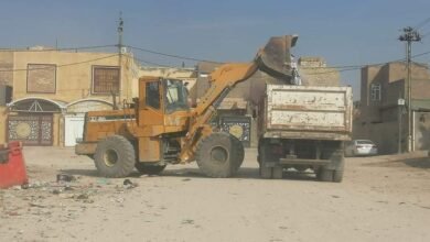 صورة القسم البلدي الرابع  يعمل على رفع النفايات والانقاض لمناطق حي الصدر الثاني